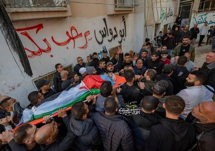 جانب من تشييع قمر مخيم نور شمس الـشهيد "محمد دواس"