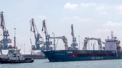 البيت الأبيض: إسرائيل ستسمح بشحن الدقيق لغزة عبر ميناء إسدود