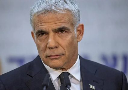 لبيد: ندعم أي صفقة تبادل حتى لو كلفتنا وقف إطلاق النار