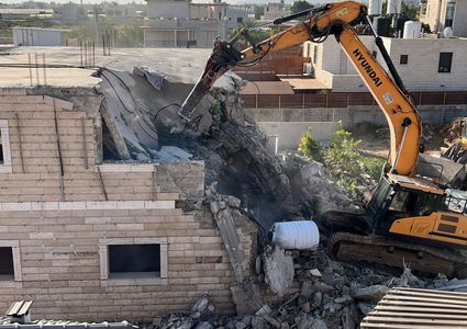 الاحتلال يهدم منزلي الشهيدين نصر الله وعبد القادر القواسمة