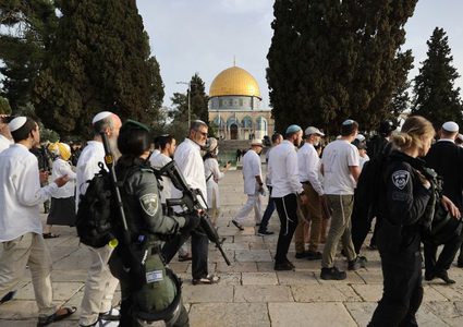 عشرات المستوطنين يقتحمون المسجد الأقصى