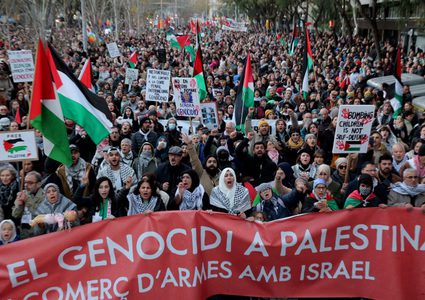 سانشيز يؤكد دعمه للتظاهرات في أسبانيا المنددة للاحتلال في غزة