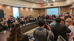 عائلات المحتجزين الإسرائيليين يقتحمون اجتماعا بالكنيست للمطالبة بعقد صفقة