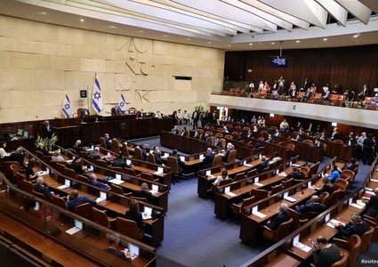 "الكنيست" يجتمع لبحث حجب الثقة عن الحكومة