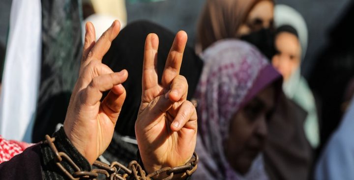 الأسيرة أبو عياش تروي تفاصيل مؤلمة حول اعتقالها والتحقيق معها