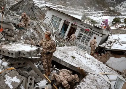 زلزال بقوة 7 درجات على الحدود بين الصين وقرغيزستان