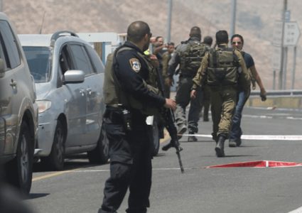 الاحتلال يطلق النار على شاب قرب حاجز عناب العسكري شمال طولكرم