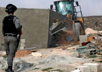 الاحتلال يهدم منزلا في مسافر يطا جنوب الخليل