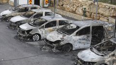 مستوطنون يحرقون معرض سيارات في قرية بيتين قرب رام الله والبيرة