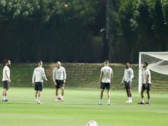 جانب من تدريب منتخب فلسطين قبيل مباراته الأخيرة في دوري المجموعات أمام هونغ كونغ، والتي أهلته إلى ثمن نهائي كأس آسيا لأول مرة في تاريخه.
