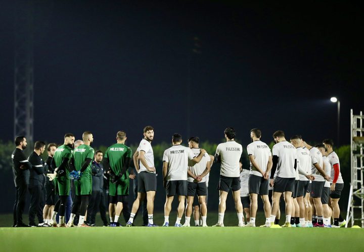جانب من تدريب منتخب فلسطين قبيل مباراته الأخيرة في دوري المجموعات أمام هونغ كونغ، والتي أهلته إلى ثمن نهائي كأس آسيا لأول مرة في تاريخه.