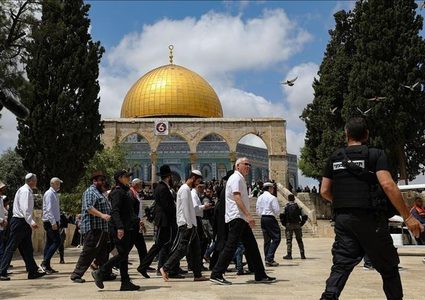 مستعمرون يقتحمون المسجد الأقصى