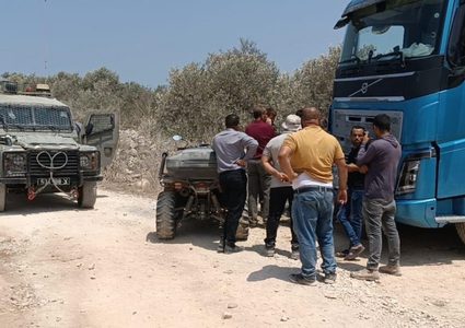 الاحتلال يعتدي على طواقم بلدية أريحا