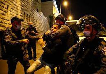 قوات الاحتلال تعتقل شابا من قرية عين قينيا غرب رام الله