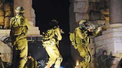 قوات الاحتلال تعتقل شابا من نابلس