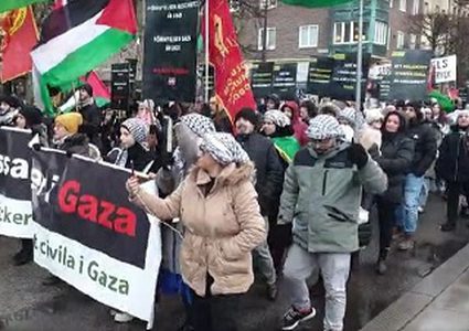 مسيرة جماهيرية حاشدة في مدينة هلسنبوري السويدية