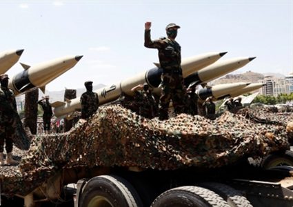 الحوثيون: غارات أميركية وبريطانية تستهدف منطقة بالحديدة