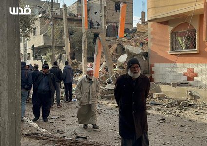 الدمار الذي حلَ بمنزل في حي الجنينة شرقي رفح بعد قصفه من طيران الاحتلال