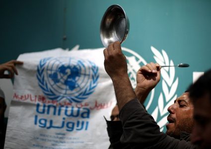 مقررة أممية: تعليق تمويل الأونروا يعني المشاركة في الإبادة بغزة