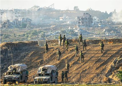 غالانت: لن تتوقف عملياتنا بغزة ولدينا محجزين هناك