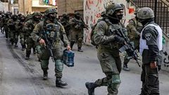 الاحتلال يقتحم مخيم بلاطة وعسكر ومحيط البلدة القديمة من نابلس يعتقل شابين