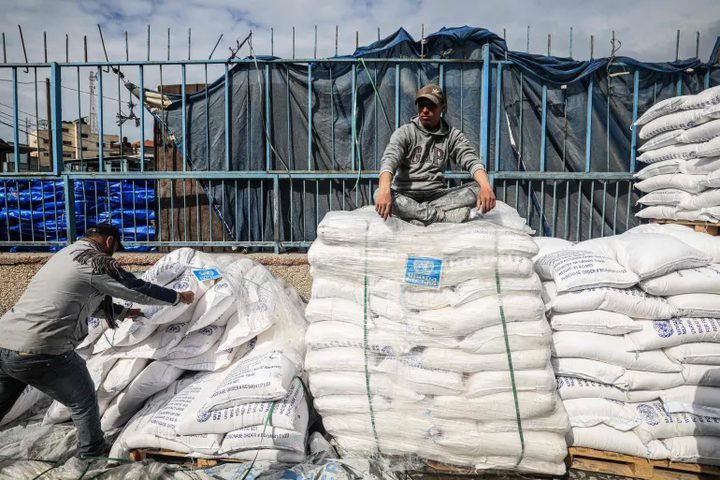 منظمات إغاثية: تعليق تمويل الأونروا يهدد حياة الفلسطينيين