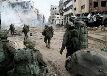 جيش الاحتلال يعلن مقتل ضابط وجنديين بمعارك غزة