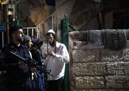 إصابة مواطن في هجوم للمستوطنين على بيتللو