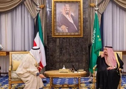 السعودية والكويت تطالبان بالضغط على إسرائيل لإيقاف عدوانها بغزة