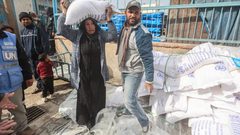 وكالات أممية: وقف تمويل الأونروا "كارثي" لغزة