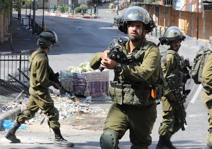 قوات الاحتلال تقتحم مدينة نابلس ومخيمي عسكر