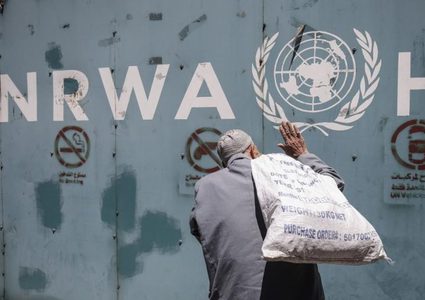 "الأونروا" تحذر من توقف خدماتها في غزة نهاية الشهري الجاري