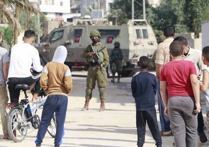 قوات الإحتلال تقتحم مخيم عين السلطان