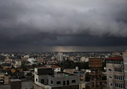 الطقس: أجواء شديدة البرودة وزخات متفرقة من الأمطار على معظم المناطق