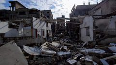 آثار الدمار الذي خلفه الاحتلال في مخيم المغازي وسط قطاع غزة.