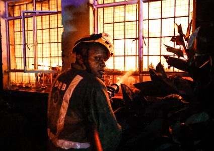 قتيلان على الأقل و222 جريحا جراء حريق هائل في نيروبي