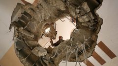 سقوط صاروخ إسرائيلي على منزل من 4 طوابق كان يأوي عشرات النازحين