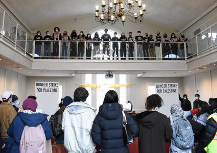 طلاب يضربون عن الطعام في جامعة "براون" للمطالبة بسحب الاستثمارات من إسرائيل