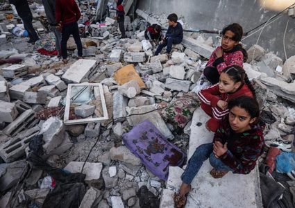 121 يوما على الحرب: استمرار القصف الإسرائيلي لأحياء القطاع وعدد الضحايا بارتفاع