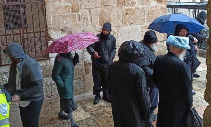 عشرات المستوطنين يقتحمون المسجد الأقصى