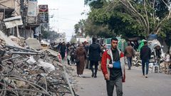 123يوما للحرب: قصف خانيونس ورفح وإجلاء 8 آلاف من مستشفى الأمل والهلال الأحمر