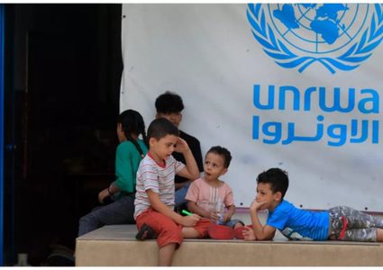 الخارجية تحذر من المخاطر الكارثية لتعليق المساعدات للأونروا على حياة الفلسطينيين