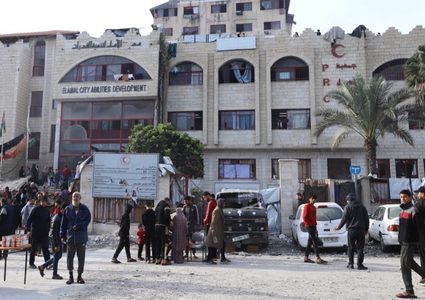 الصليب الأحمر: إجلاء 8000 شخص من مستشفى الأمل