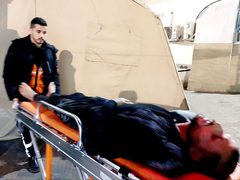 طواقم الدفاع المدني تنتشل عددًا من الشهداء وتسعف عددًا من الجرحى نتيجة استهداف طائرات الاحتلال الإسرائيلي لثلاثة منازل لآل "أبو عكر وخفاجة وعرسان" بمحافظة رفح المكتظة بالنازحين جنوبي قطاع غزة الليلة الماضية.