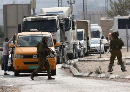 الاحتلال يشدد من اجراءاته على الحواجز في نابلس