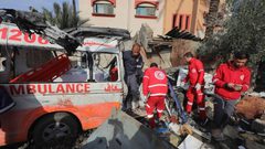 "الهلال الأحمر" يعلن فقد الاتصال بطواقمه بمشفى الأمل في غزة