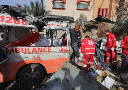 "الهلال الأحمر" يعلن فقد الاتصال بطواقمه بمشفى الأمل في غزة