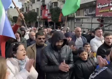 مسيرة في رام الله دعما لقطاع غزة ورفضا لعدوان الاحتلال