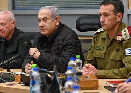 نتنياهو يوعز للجيش بتجهيز خطّة لإخلاء السكان من رفح وبدء عمليّة فيها