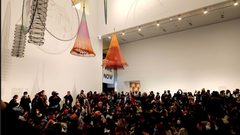 نيويورك: محتجون يقتحمون "متحف الفن الحديث" للمطالبة بوقف إطلاق النار في غزة